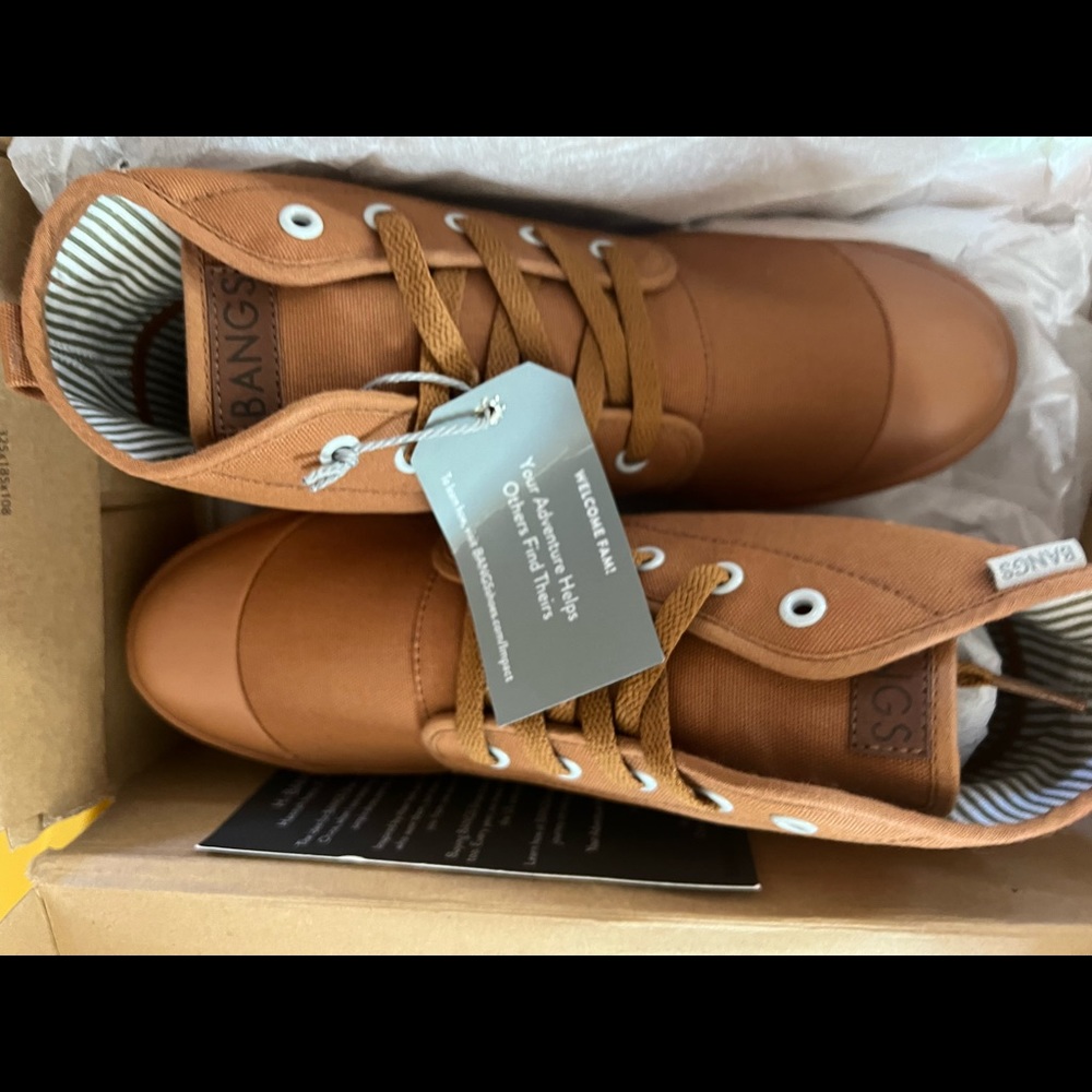 Brand new bang shoes size 8.5 still in the box.